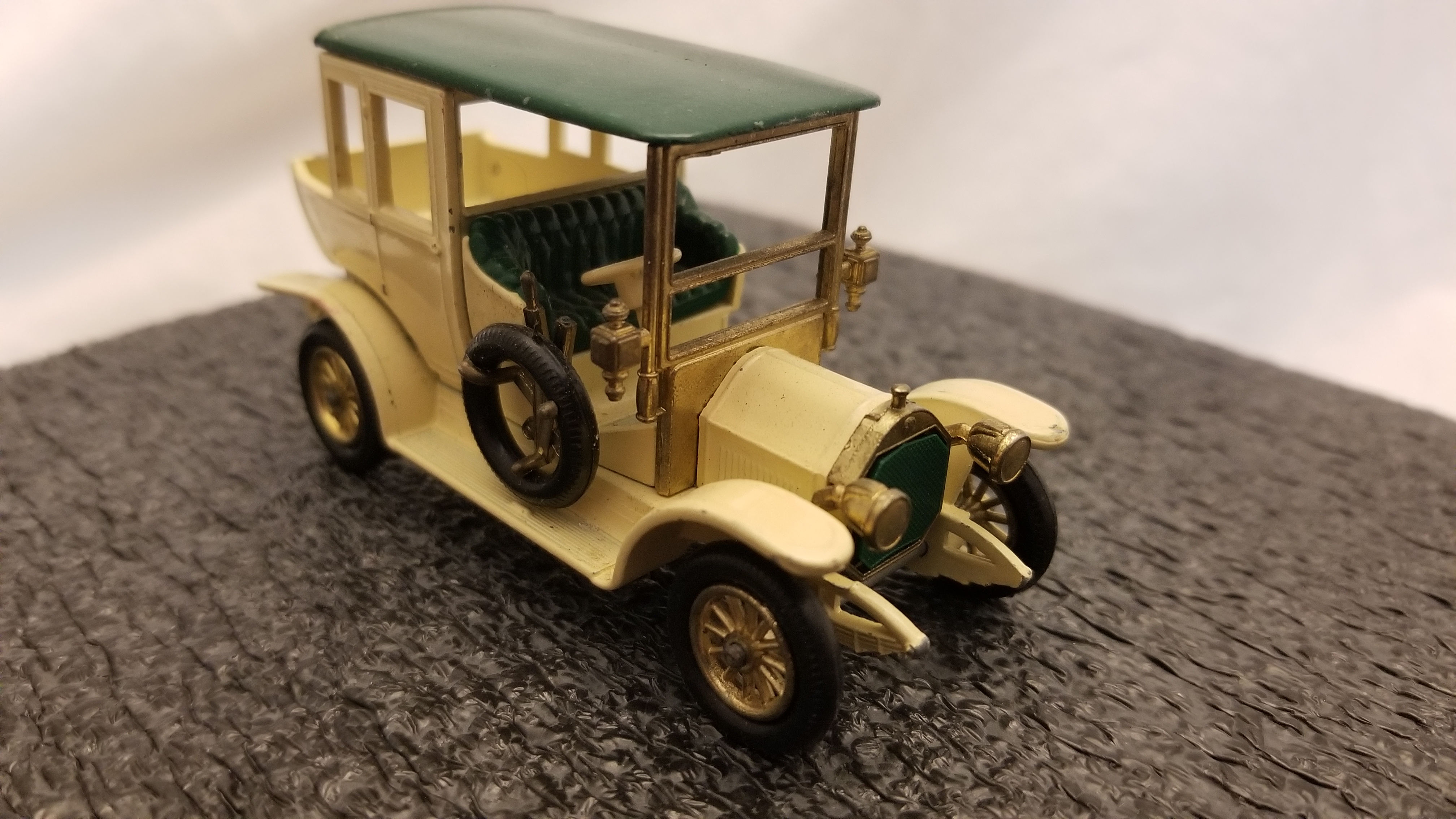 1910 BENZ LIMOUSINE