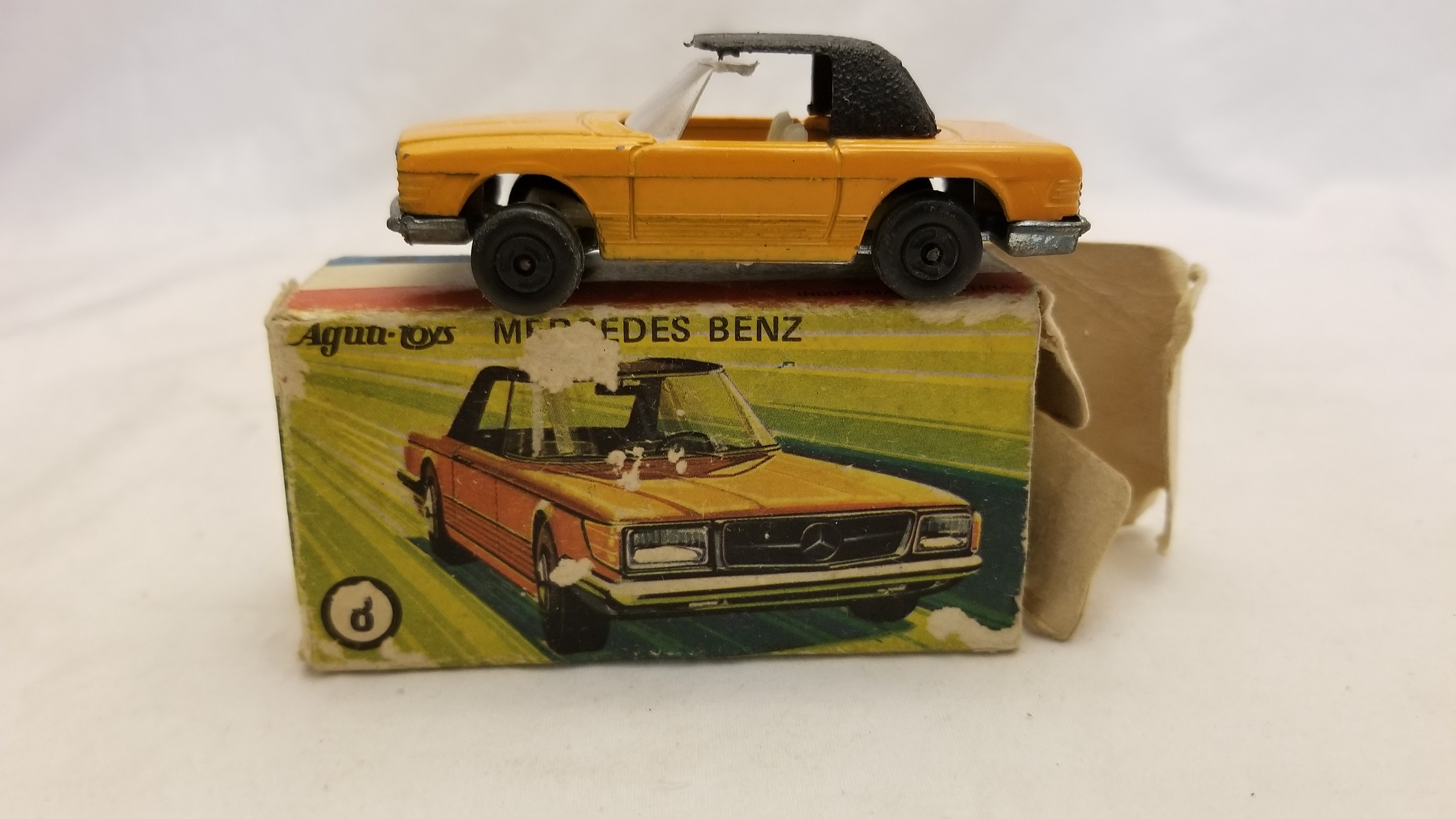 AGUTI TOYS NO 8 MERCEDES BENZ 350SL