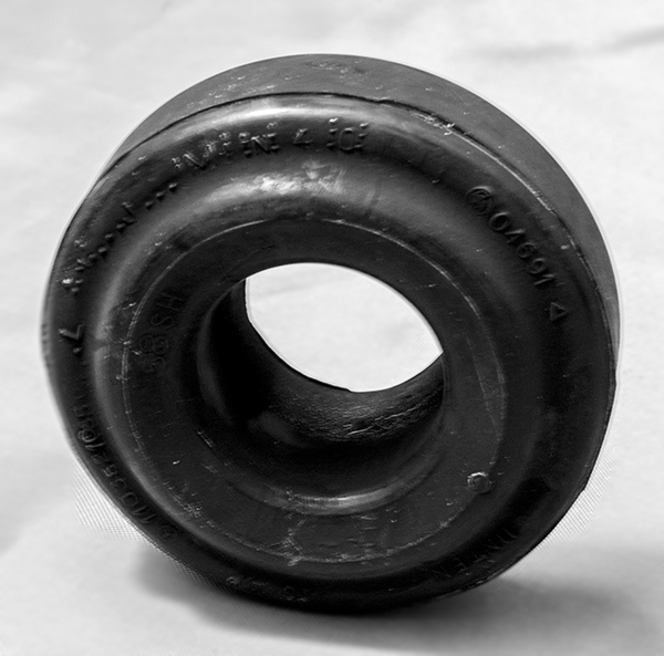 THRUST ARM RUBBER MOUNT