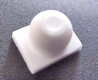 MOULDING CLIP PLUG